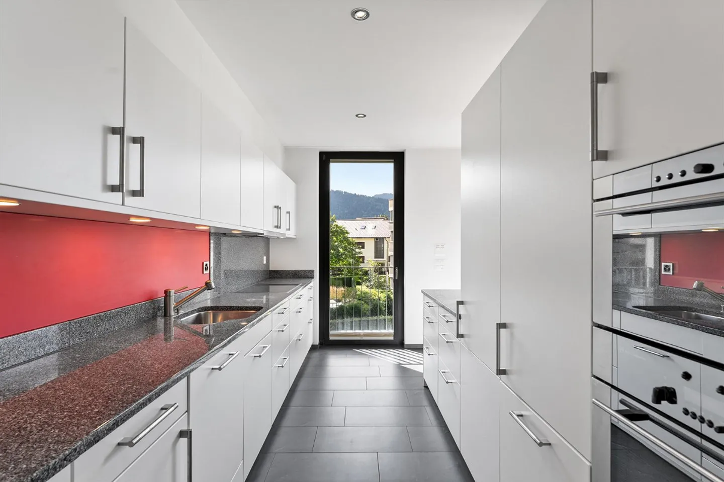 Appartement de 4½ pièces de première classe dans un quartier résidentiel prisé près du lac - Photo 3 sur 13