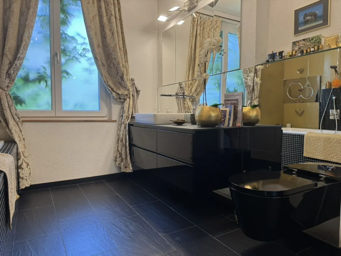 Casa bifamiliare attraente con giardino e garage in una posizione privilegiata ad Allschwil - Foto 11 di 14