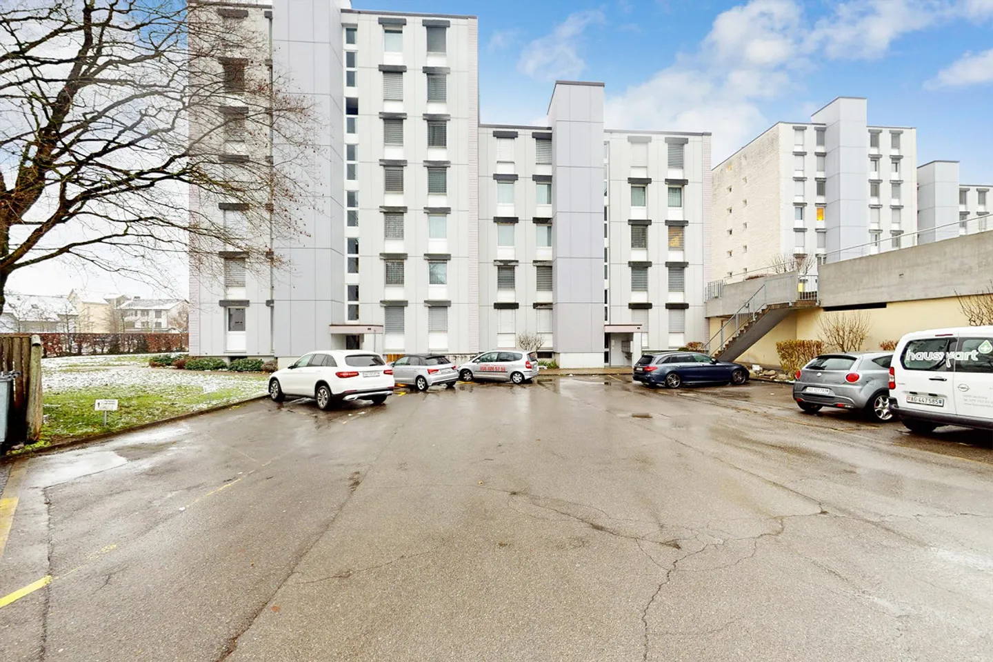 Bright beautiful apartment with good public transport connection - Photo 1 of 8