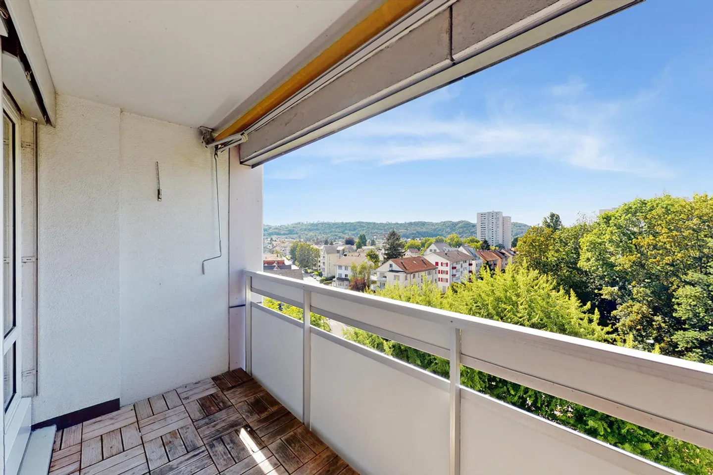 Bright beautiful apartment with good public transport connection - Photo 2 of 8