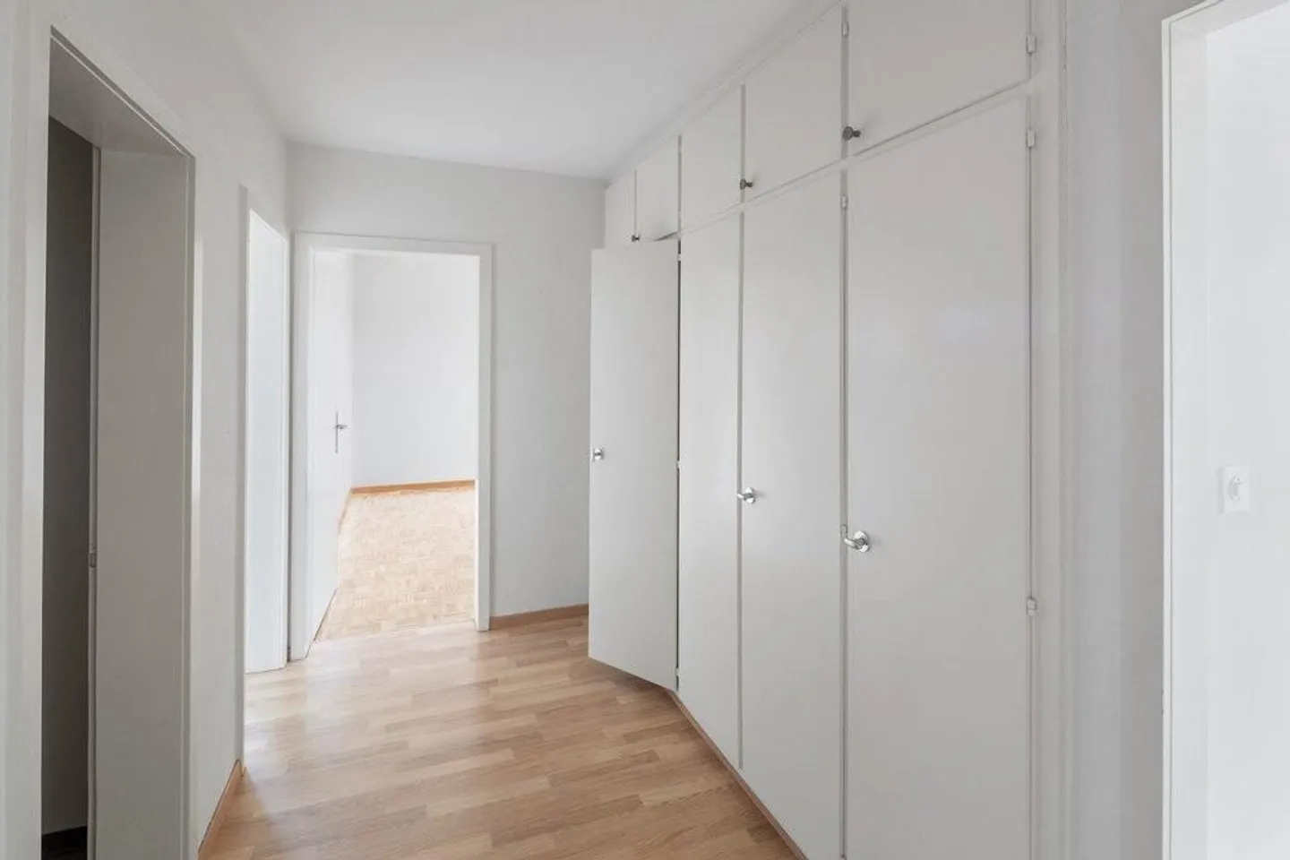 Vivere comodamente con 2 balconi - Foto 4 di 8