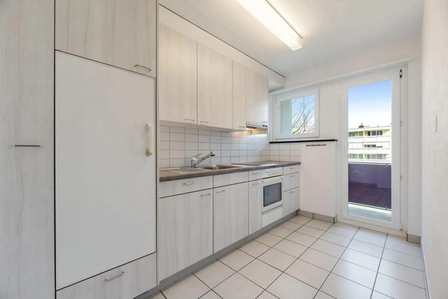 Vivere comodamente con 2 balconi - Foto 2 di 8