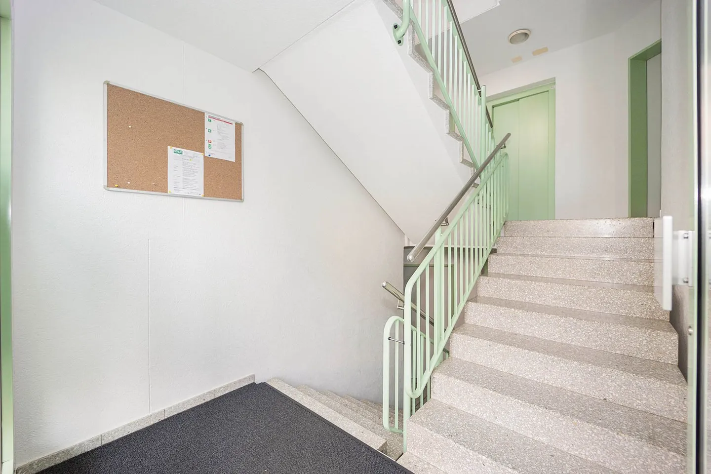 Appartement de jardin attrayant avec une infrastructure de premier ordre - Photo 3 sur 13