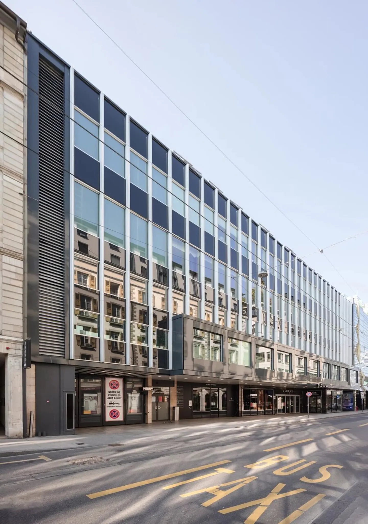 Büroflächen an der Rue du Rhône - Photo 1 sur 7