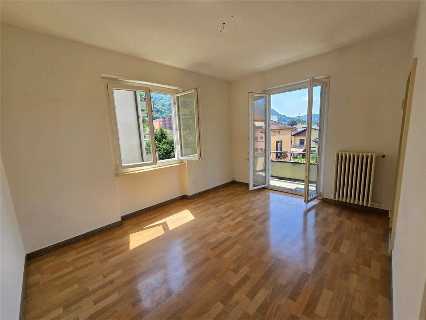 À louer : appartement rénové de 3 pièces à Chiasso - Photo 1 sur 10