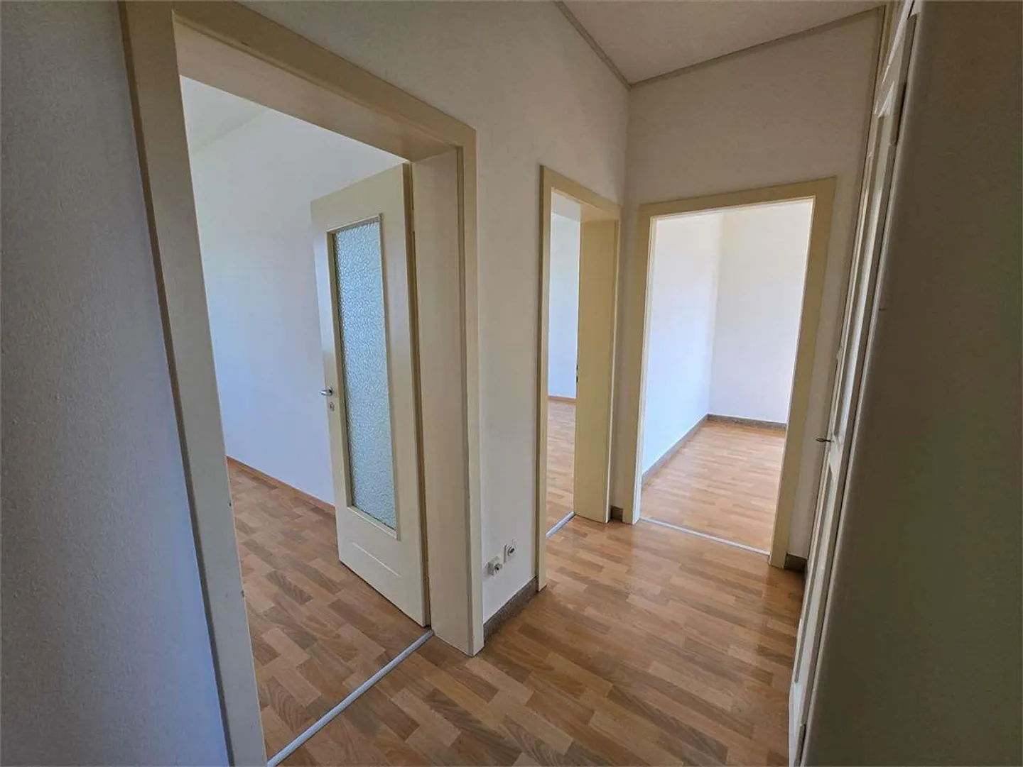 À louer : appartement rénové de 3 pièces à Chiasso - Photo 2 sur 10