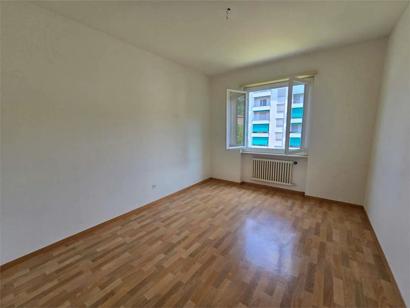 À louer : appartement rénové de 3 pièces à Chiasso - Photo 3 sur 10