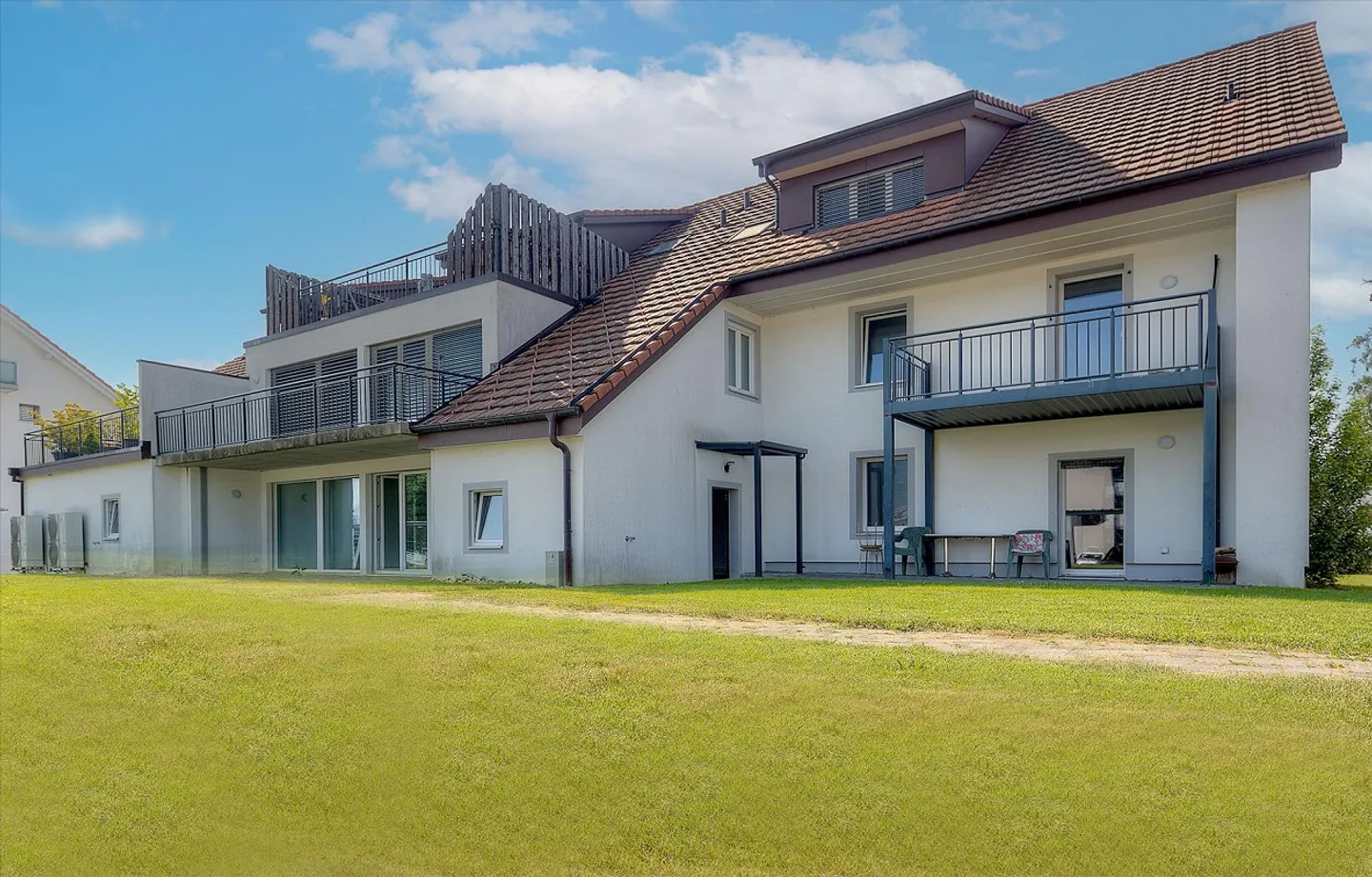 Modernes Apartment mit Balkon - Foto 1 von 7