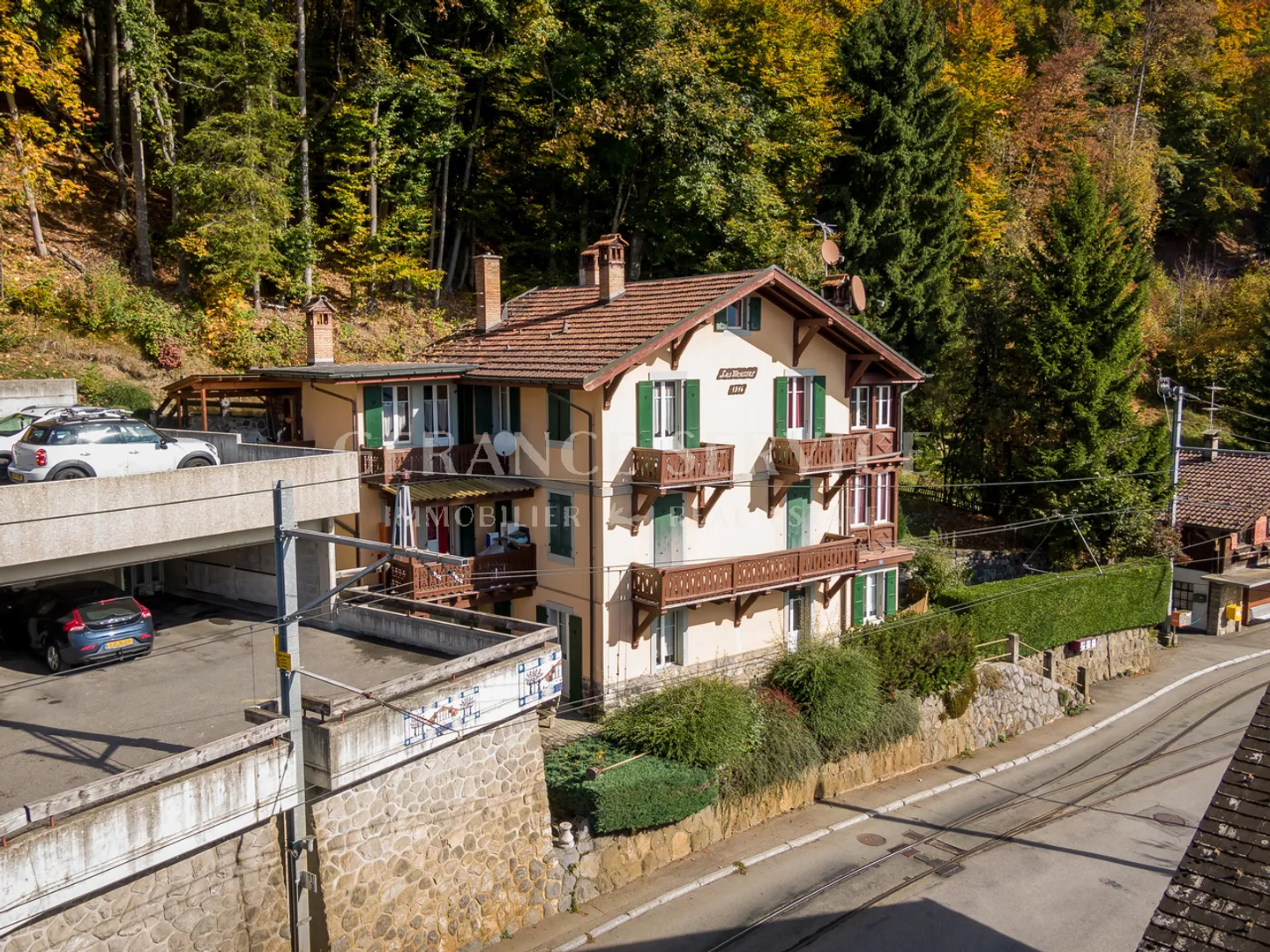 Chalet for sale - Photo 1 of 13