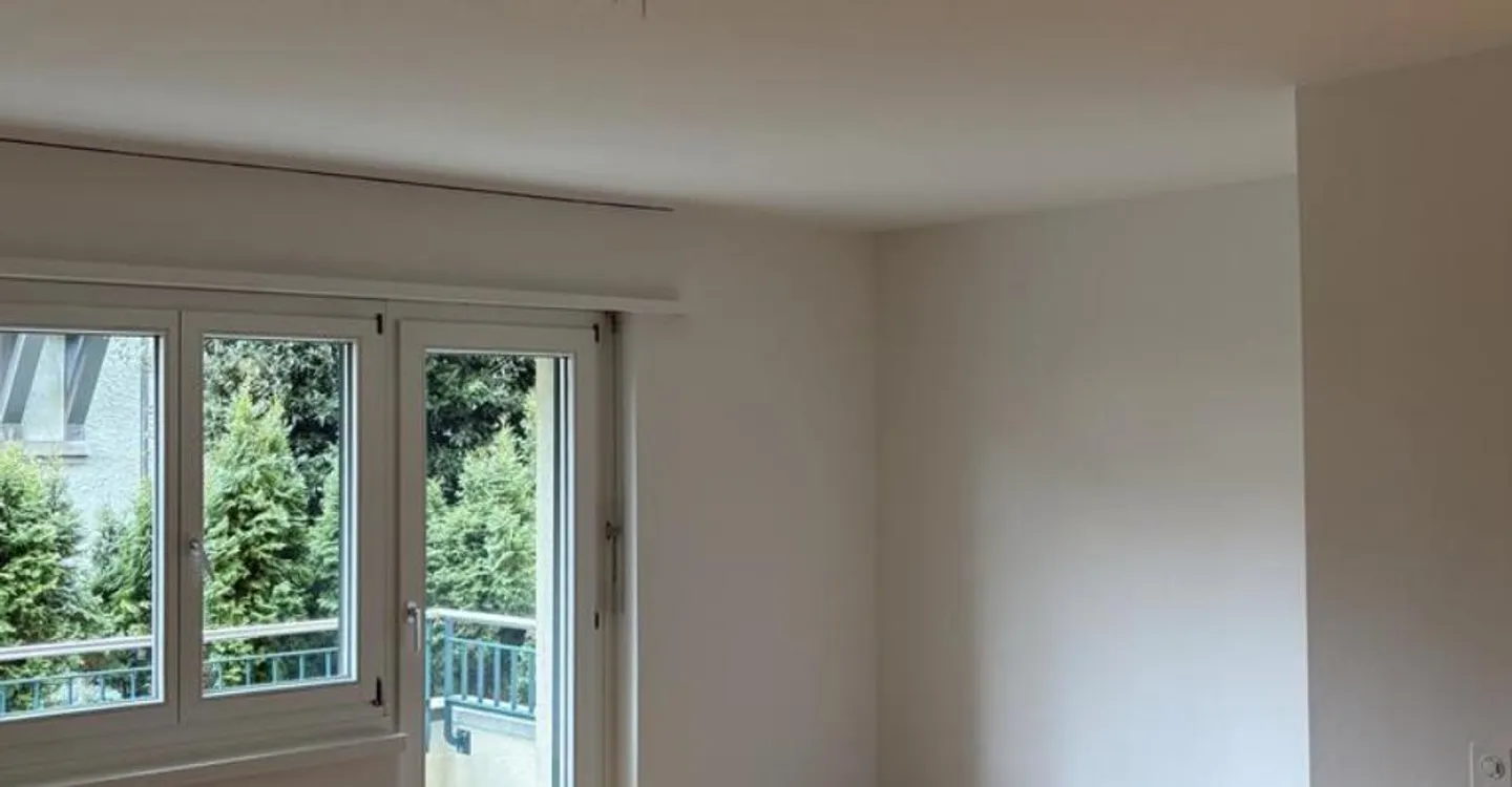 Charming small apartment with balcony - Photo 4 of 6