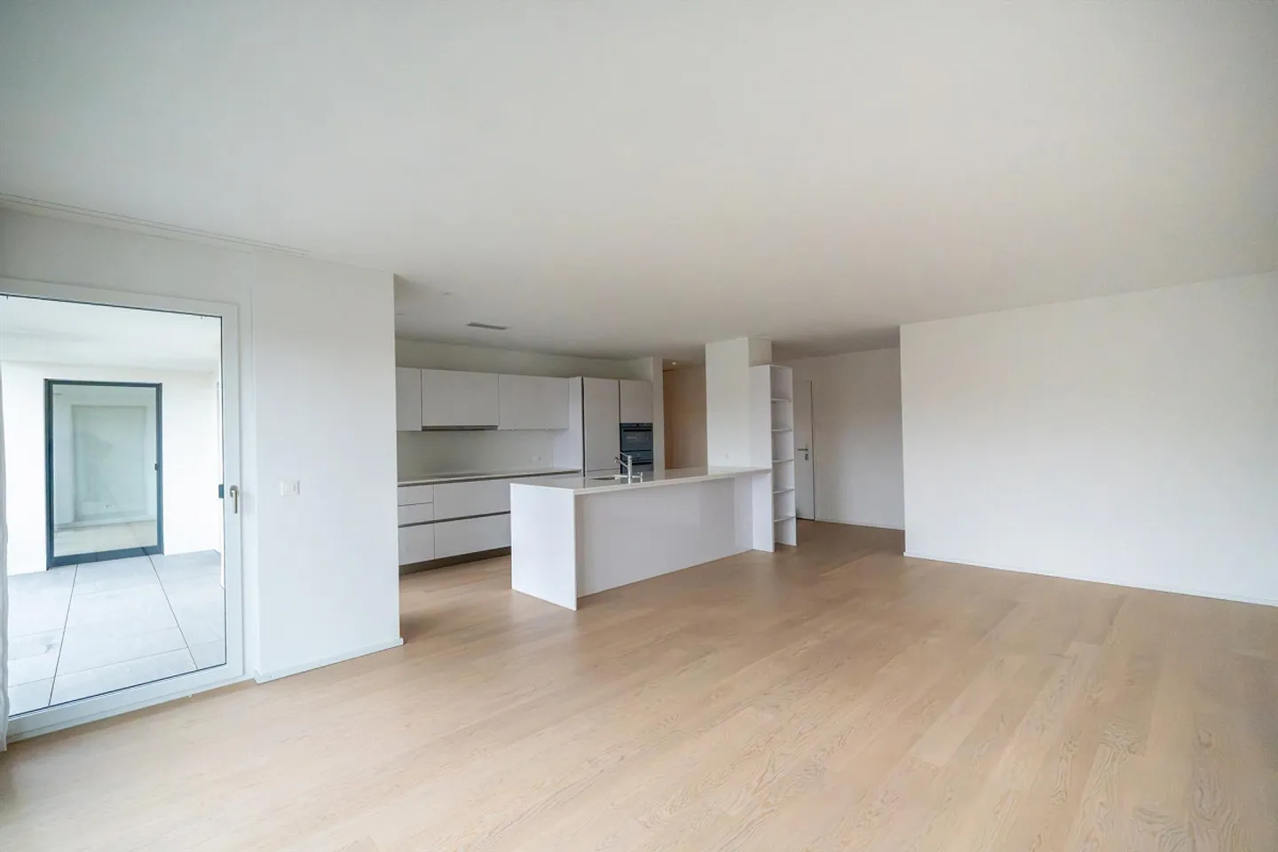 Ampio appartamento di 3,5 locali in una posizione ricercata - Foto 3 di 12