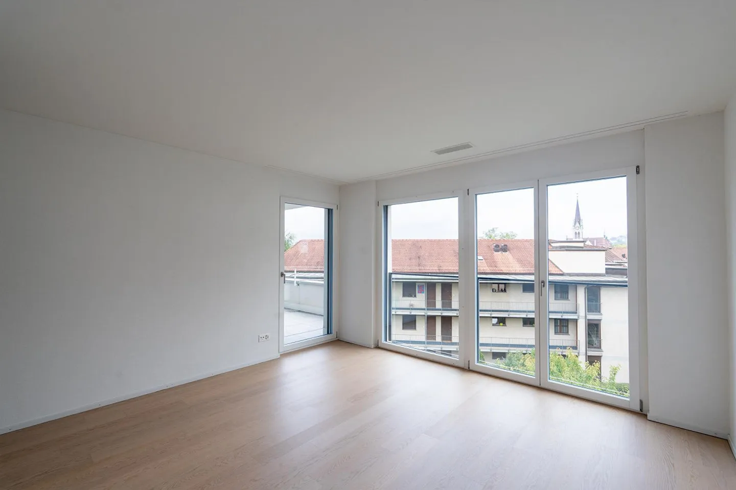 Ampio appartamento di 3,5 locali in una posizione ricercata - Foto 5 di 12