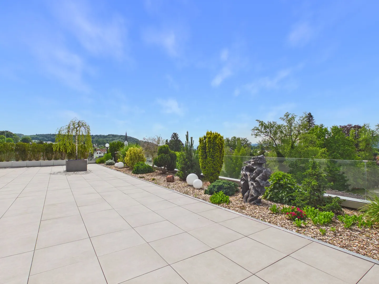 Appartement en attique avec divers extras tels qu'une terrasse très spacieuse, un ascenseur avec accès direct à l'appartement, des places de parking surdimensionnées, etc. - Photo 7 sur 27