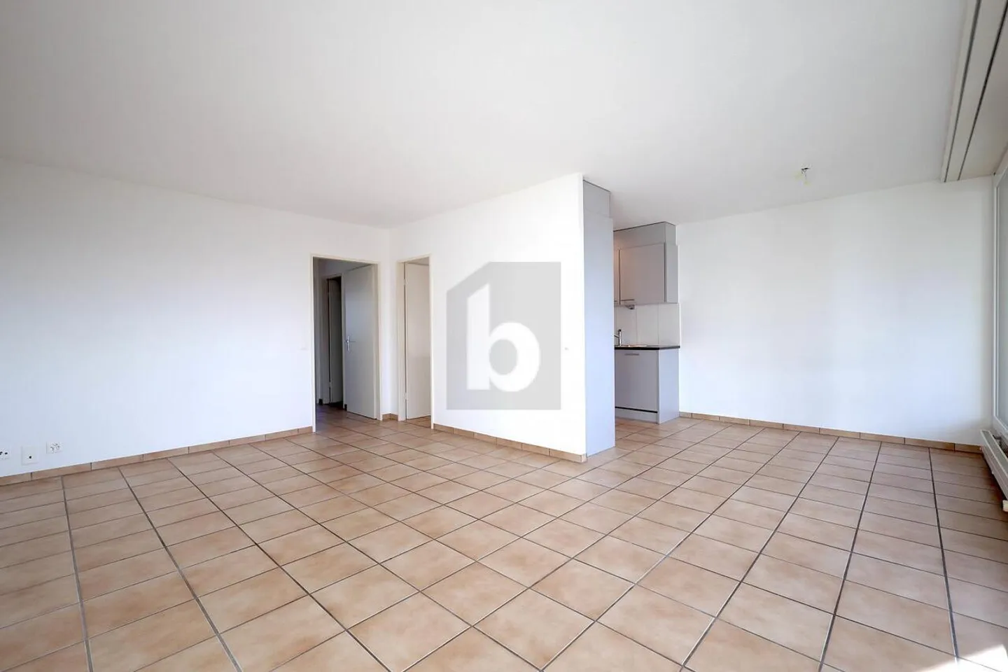 EMPLACEMENT CENTRAL ET FAMILIAL - Photo 2 sur 6