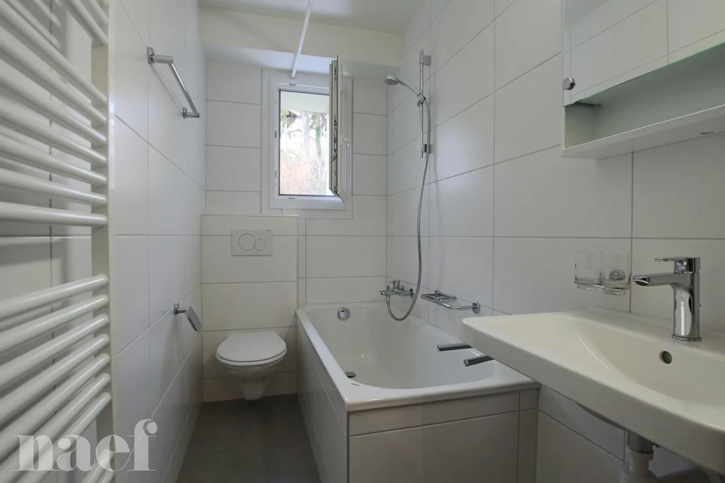 Bel appartement de 3 pièces, près des magasins. - Photo 6 sur 8