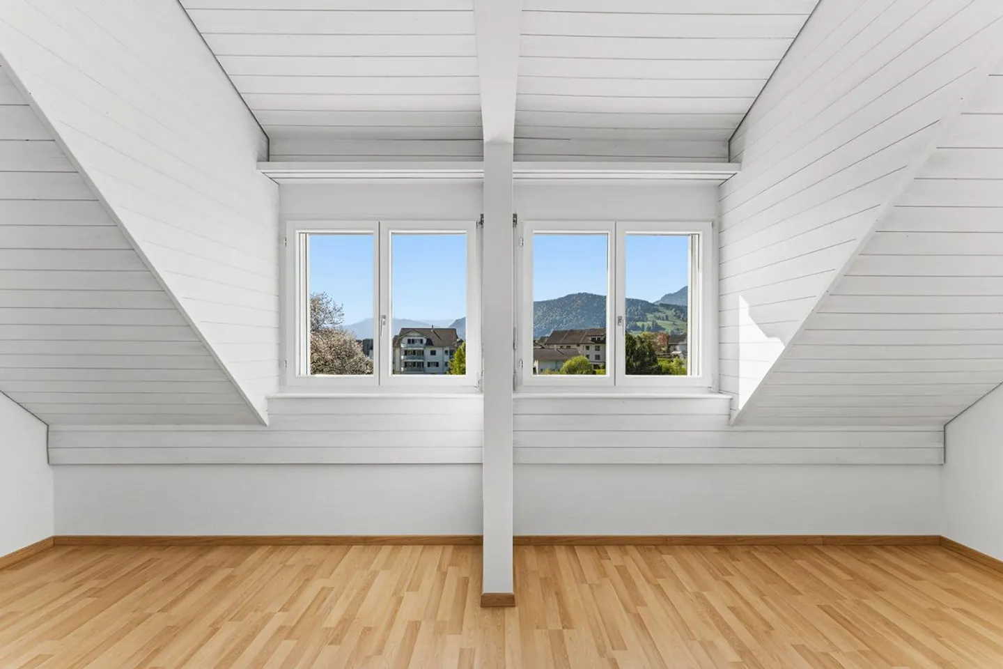 5.5 CHAMBRES REFH MAISON D'ANGLE EN DROIT DE CONSTRUCTION AVEC APPARTEMENT D'INVITÉ À TRÈS SCH - Photo 16 sur 25