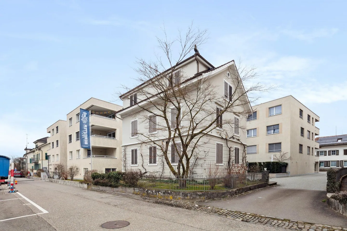 Vente en paquet : maison d'appartement indépendante et hôtel avec un rendement de 5 % - Photo 2 sur 5