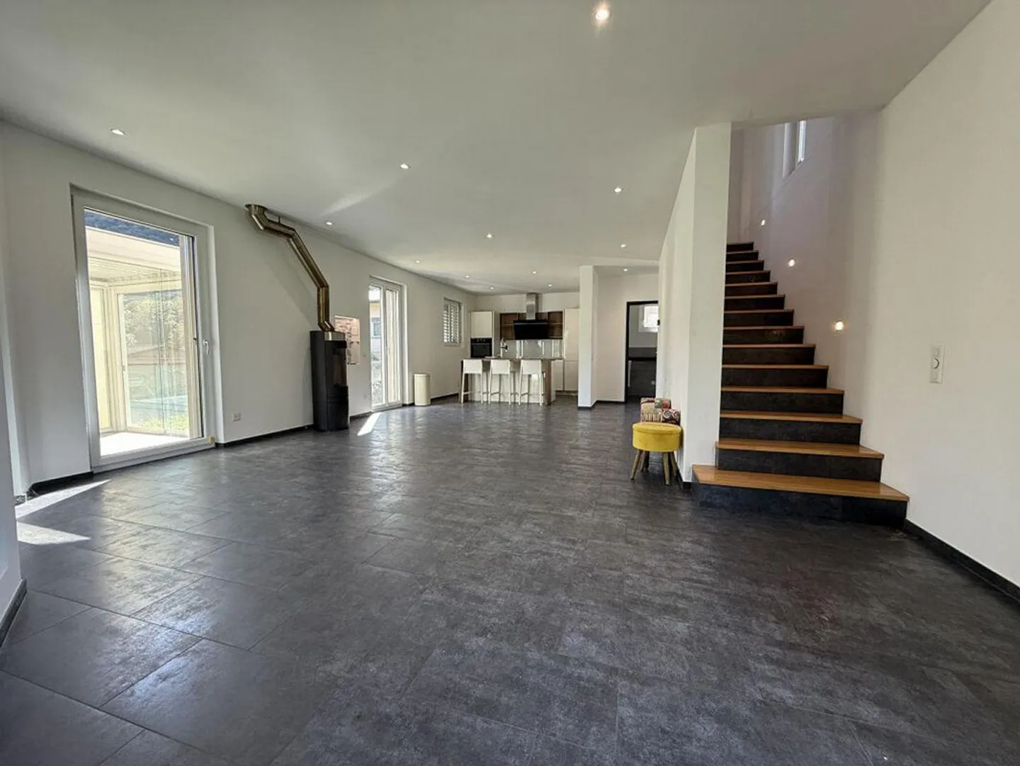 Casa di 6 locali con giardino e piscina | 6-Zimmer-Einfamilienhaus ... - Foto 2 di 9