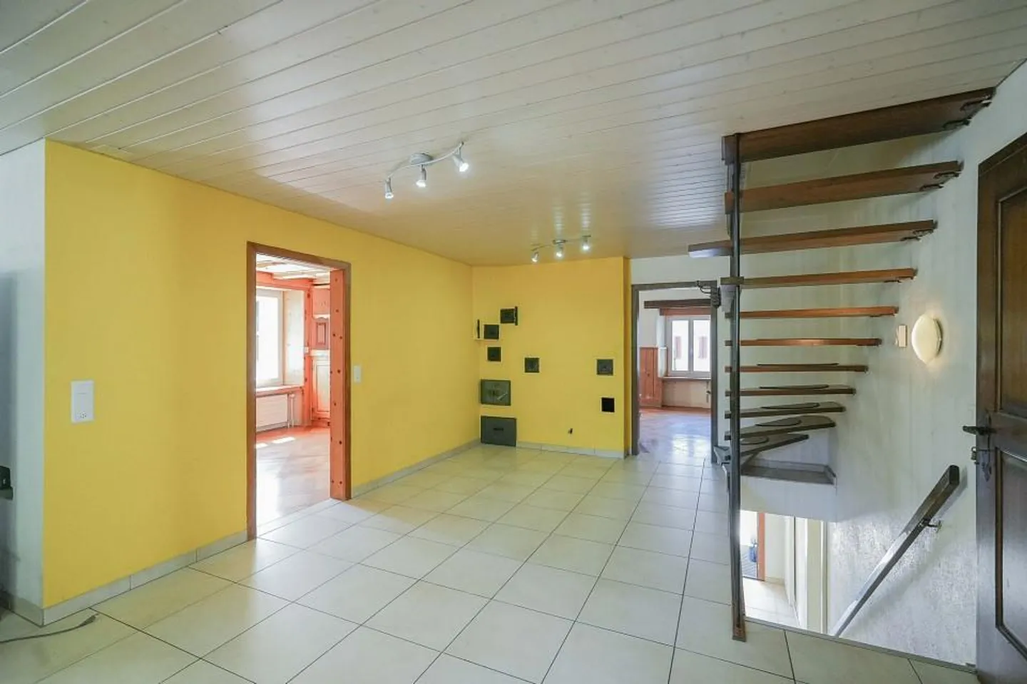 Incroyablement spacieux ! Propriété résidentielle et commerciale au cœur du village - Photo 5 sur 13