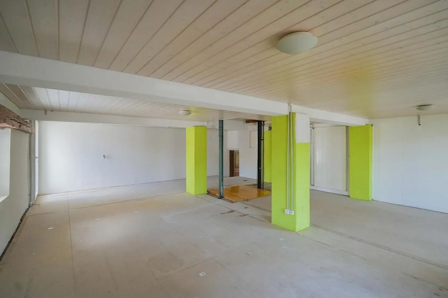 Incroyablement spacieux ! Propriété résidentielle et commerciale au cœur du village - Photo 7 sur 13