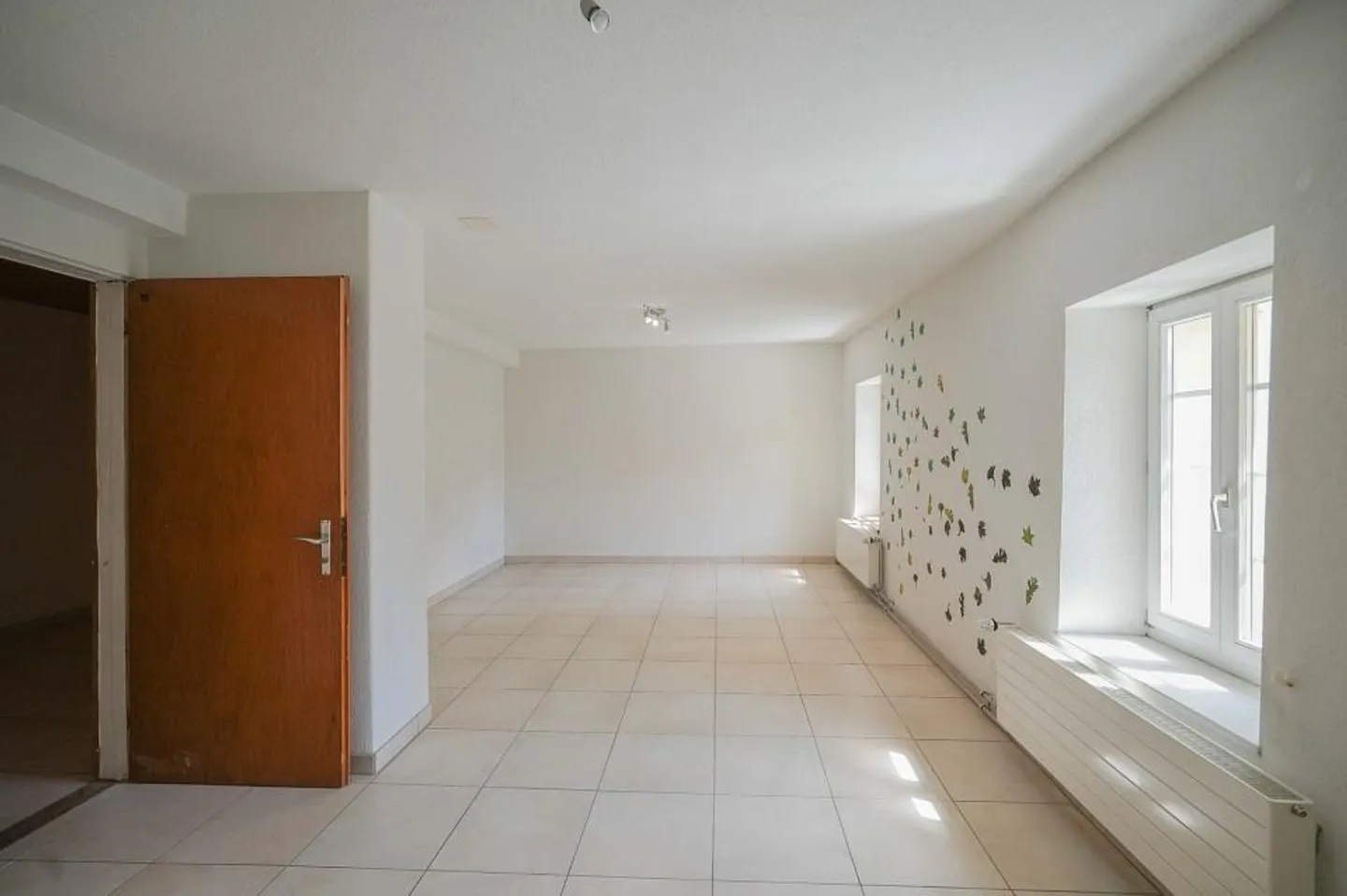 Incroyablement spacieux ! Propriété résidentielle et commerciale au cœur du village - Photo 8 sur 13