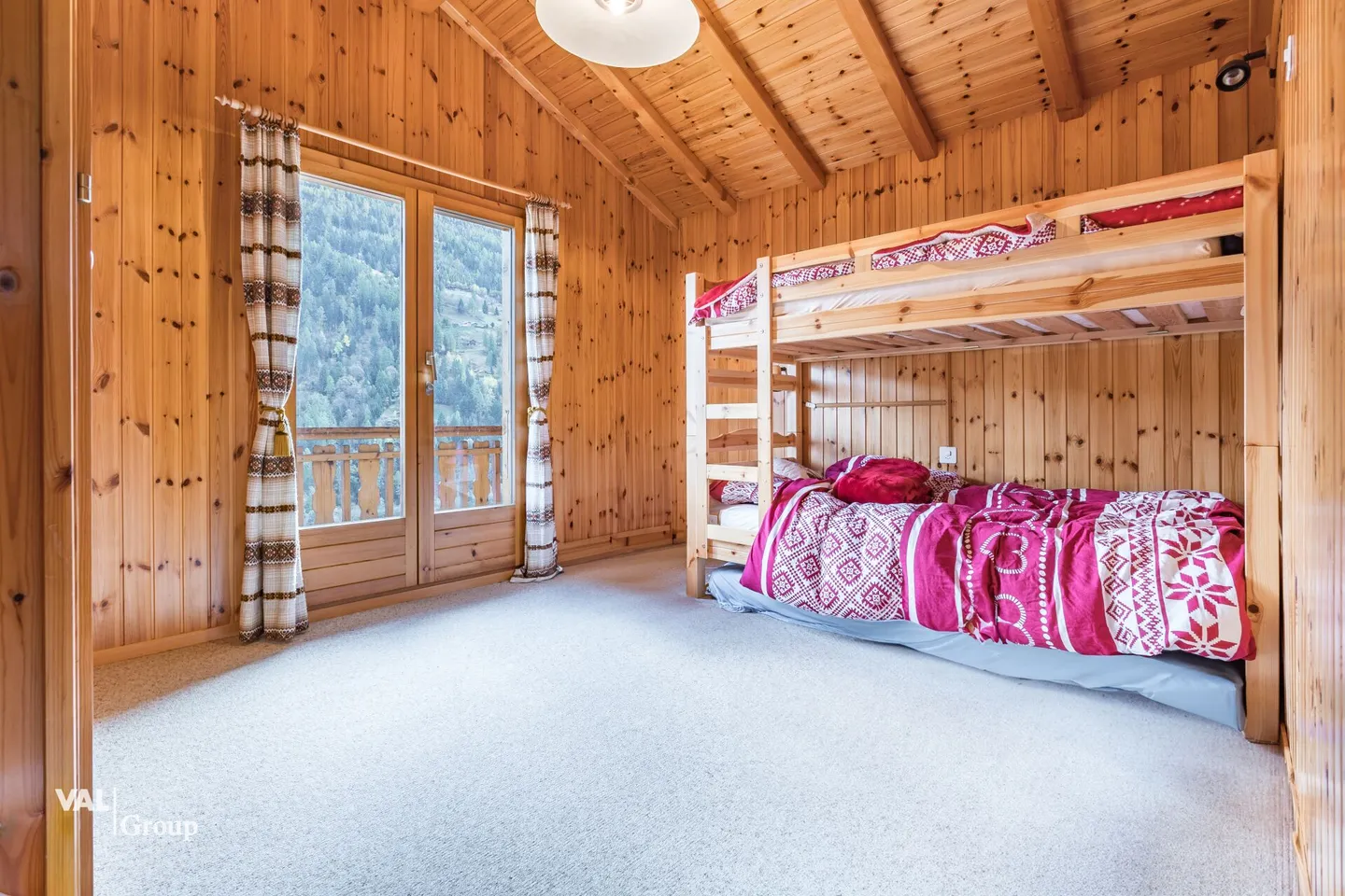 Charming chalet in the Val d'Hérens - Photo 11 of 21