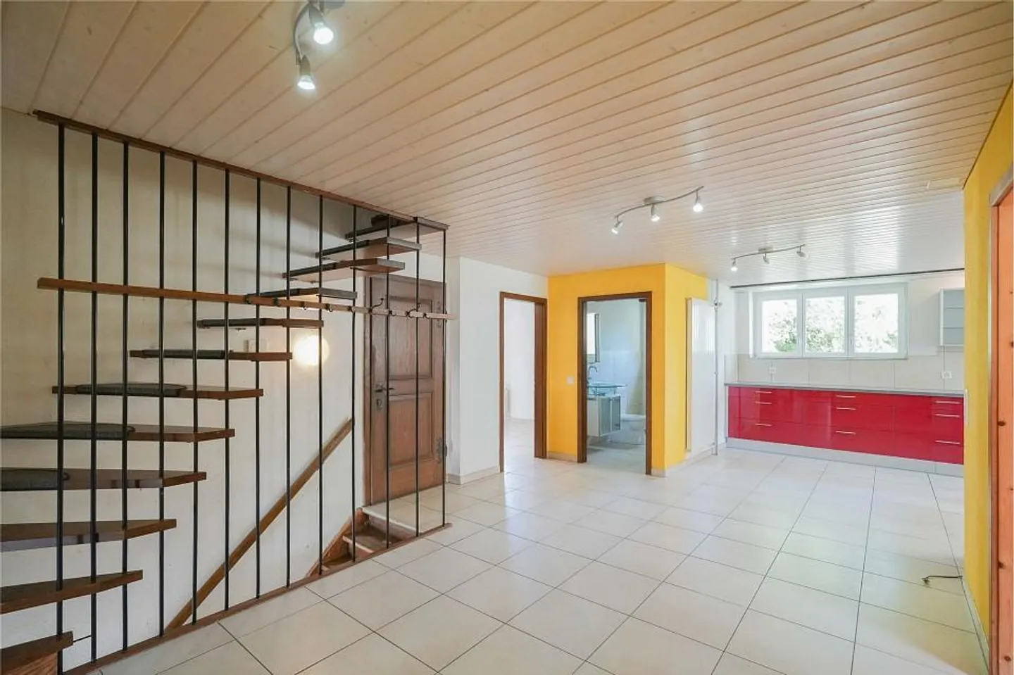 Incroyablement spacieux ! Propriété résidentielle et commerciale au cœur du village - Photo 10 sur 13