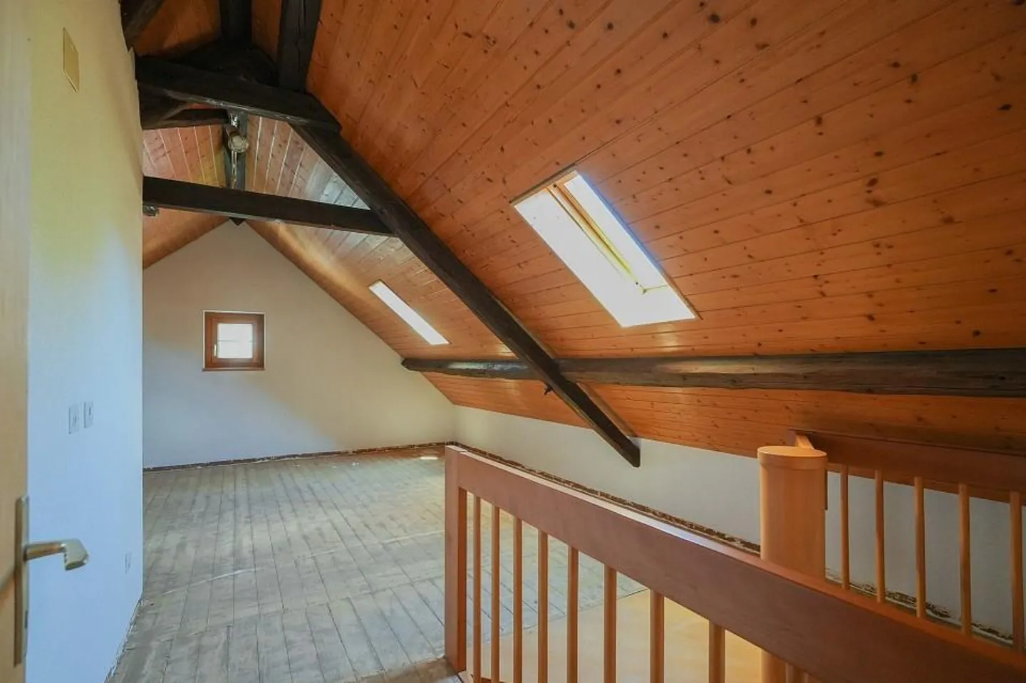 Incroyablement spacieux ! Propriété résidentielle et commerciale au cœur du village - Photo 13 sur 13