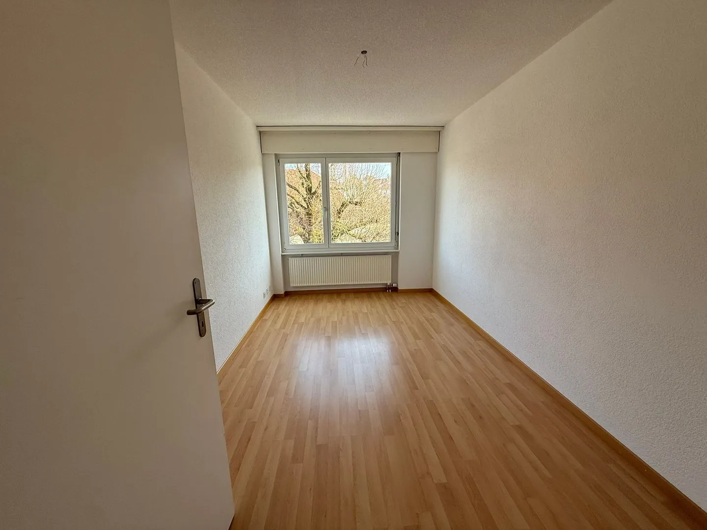 Sunny 4.5 room apartment with lake view - Photo 11 of 13