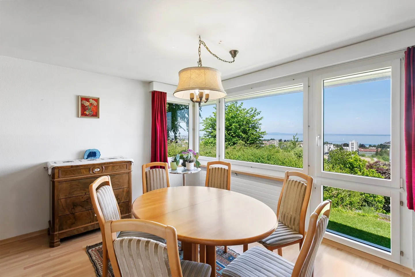 Oasi con vista sul lago – Architettura senza tempo e paradiso familiare verde - Foto 2 di 9