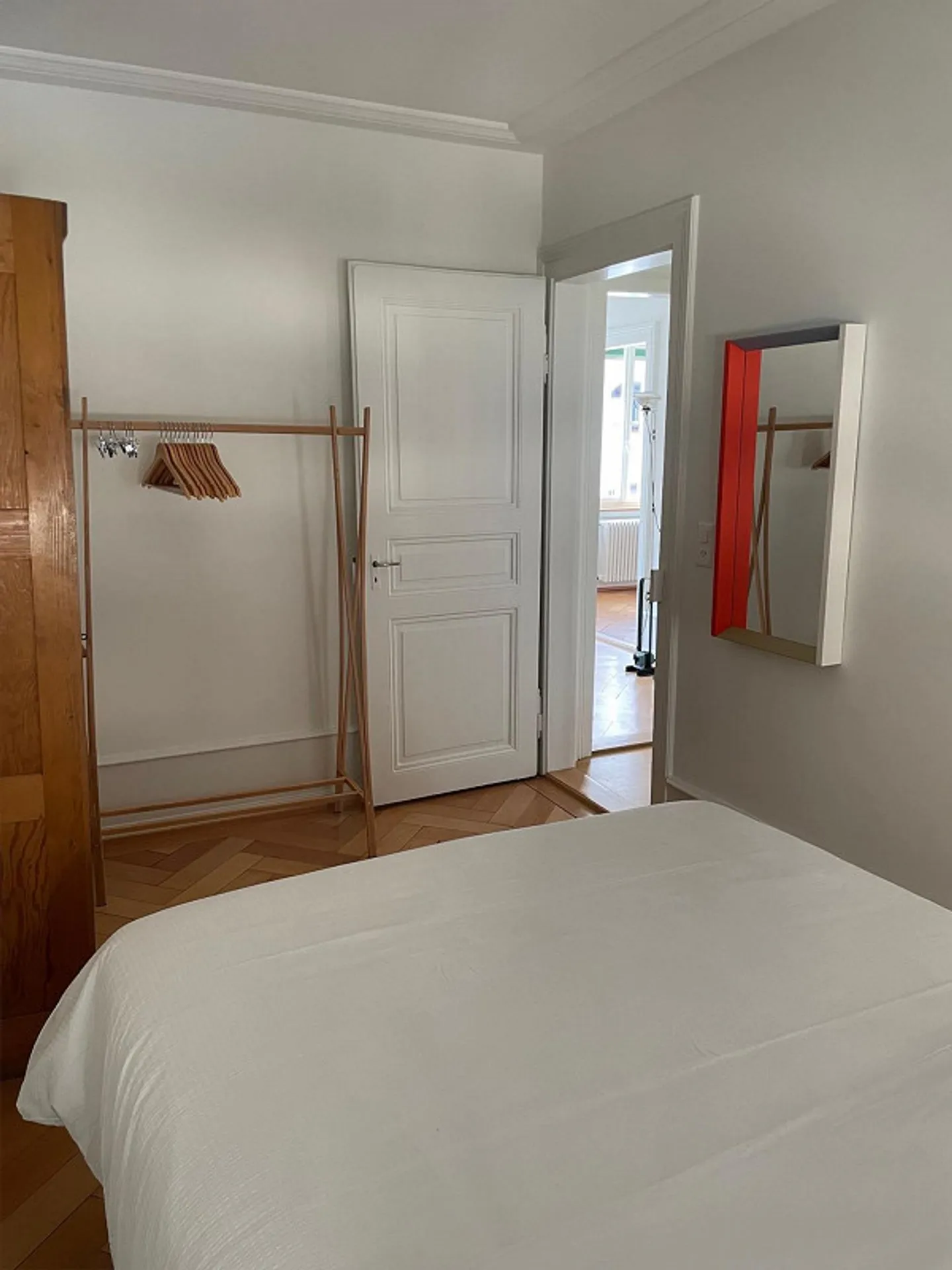 Appartement rénové de style classique design dans un immeuble ancien - Photo 9 sur 17