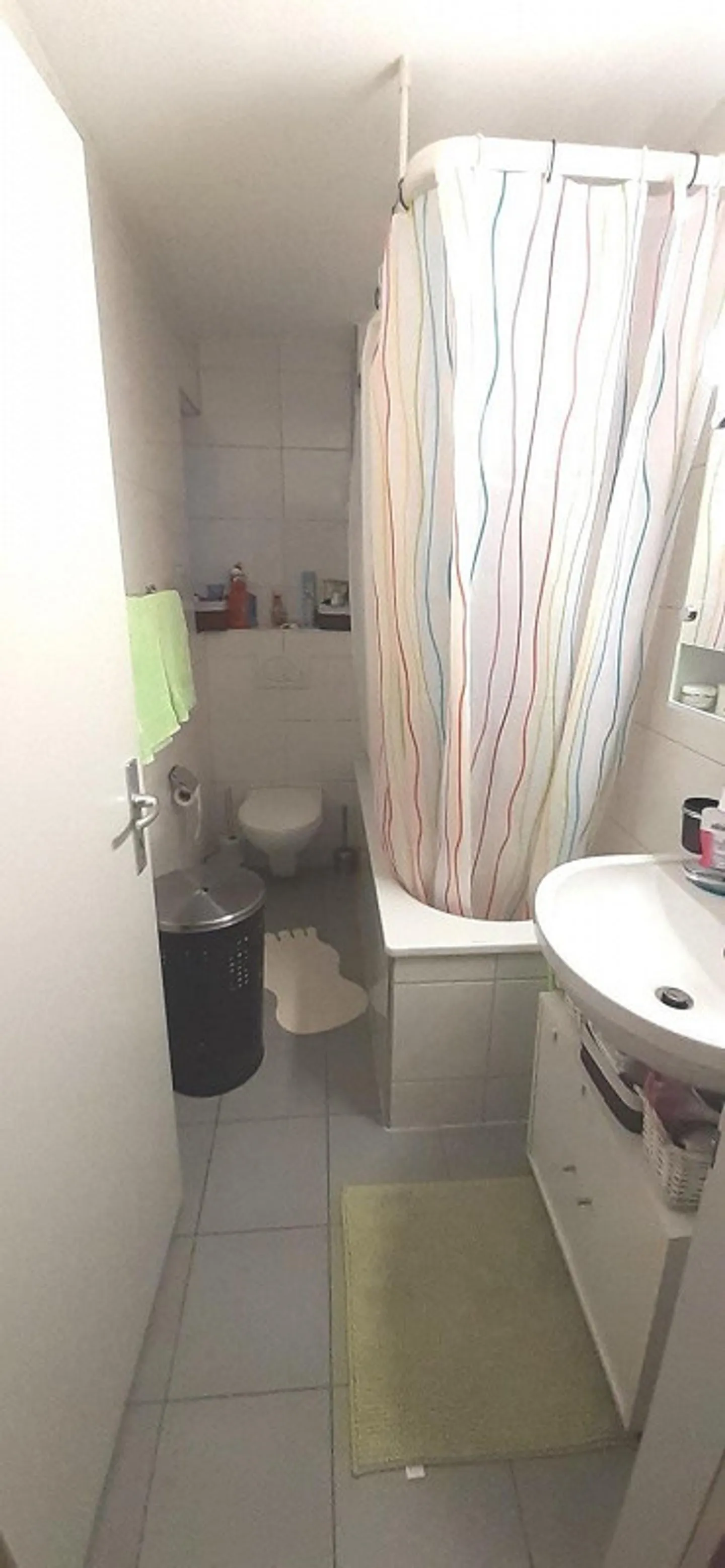 Appartamento moderno con balcone - Foto 6 di 9