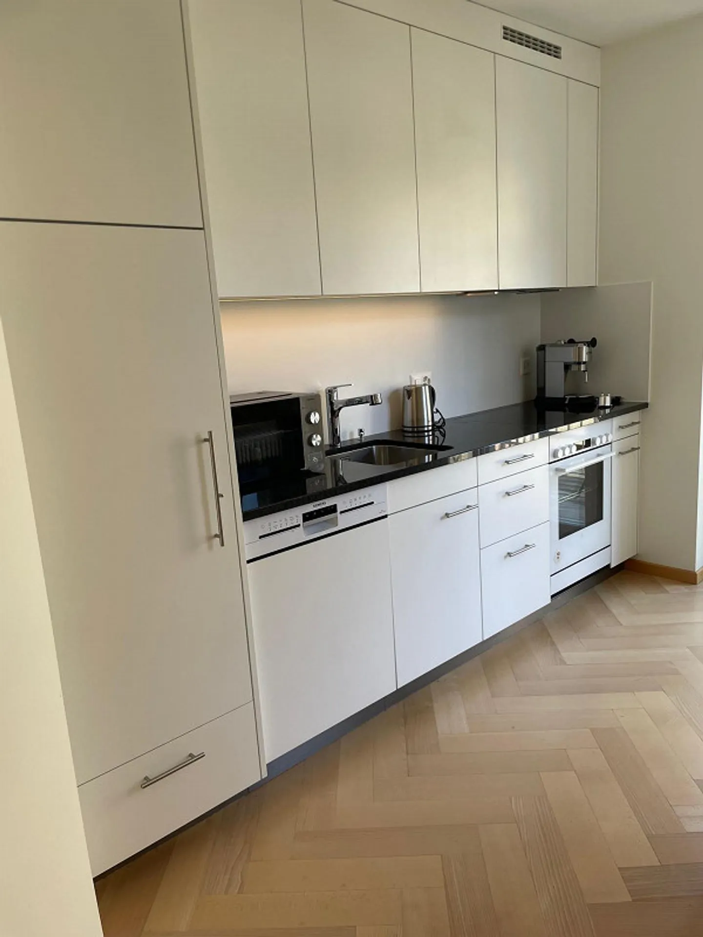 Appartement rénové de style classique design dans un immeuble ancien - Photo 13 sur 17