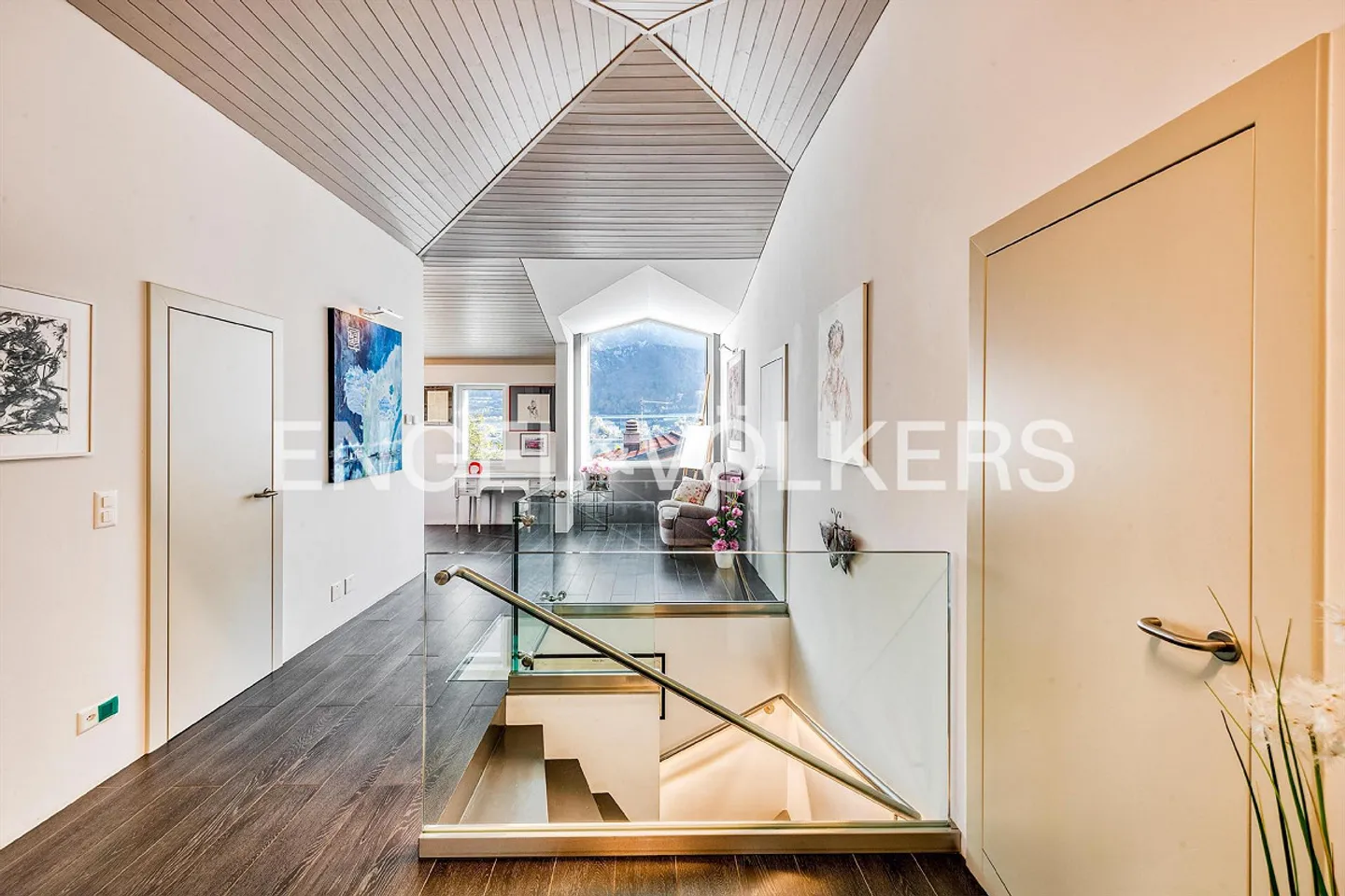 Modernes Minergie-Haus mit Seeblick - Foto 8 von 13
