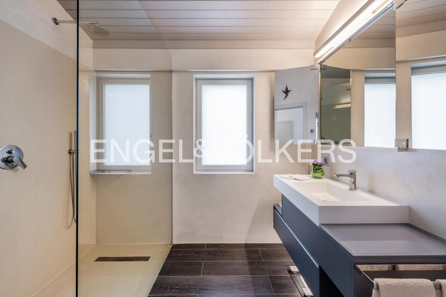 Modernes Minergie-Haus mit Seeblick - Foto 13 von 13