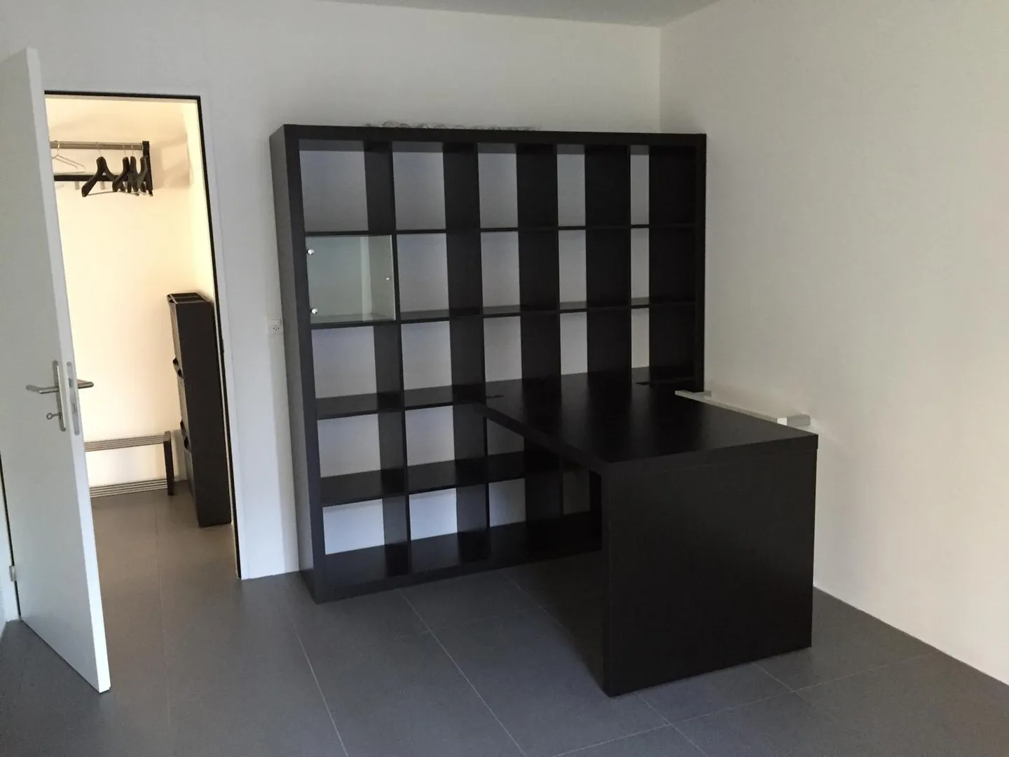 Condominium moderne de 4,5 pièces avec jardin ensoleillé - Photo 7 sur 11