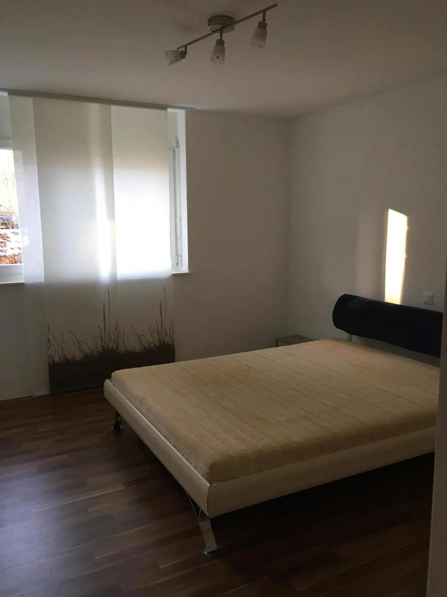 Condominium moderne de 4,5 pièces avec jardin ensoleillé - Photo 8 sur 11