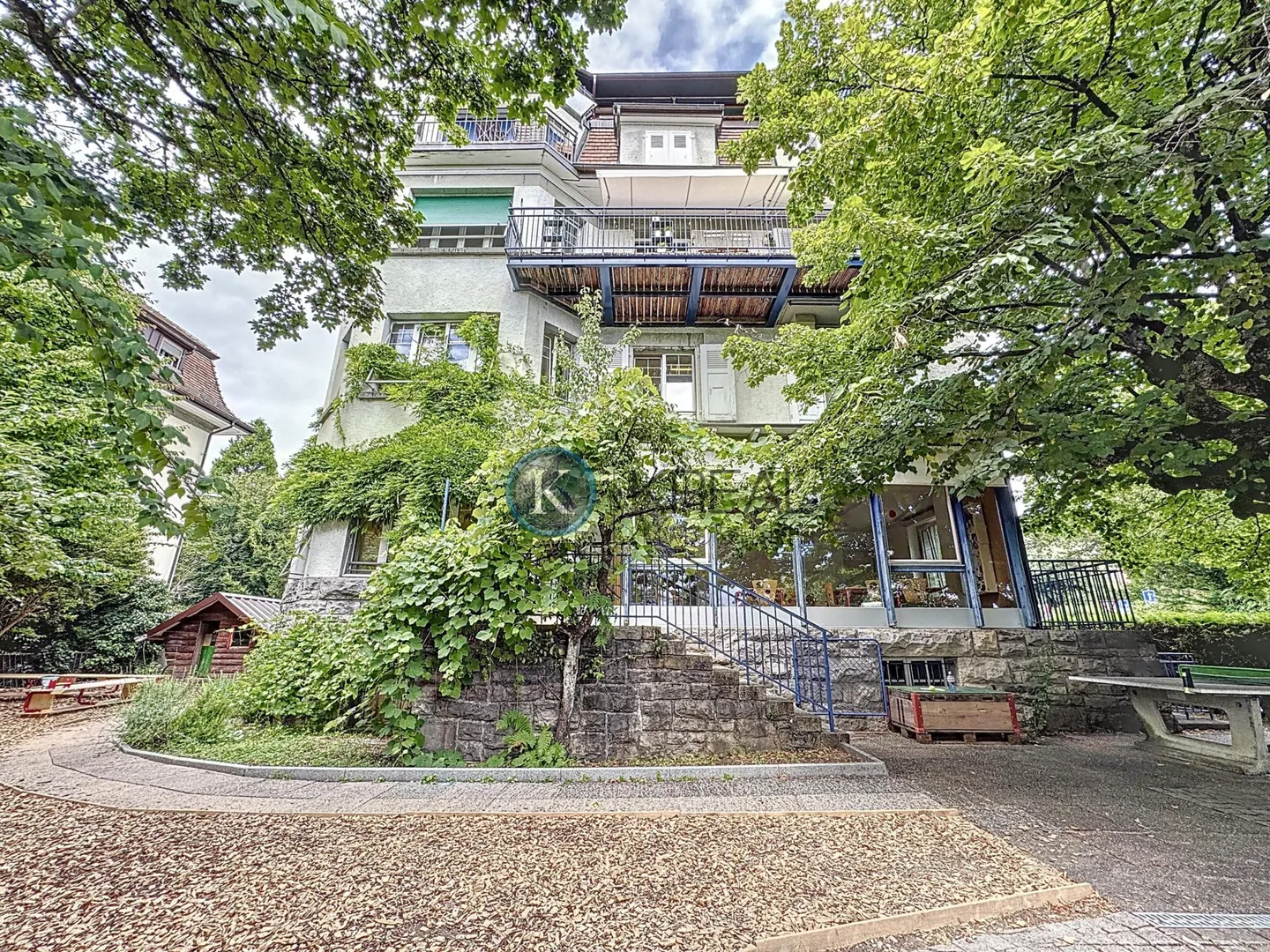 Charmante Immobilie mit Garten - Foto 2 von 11