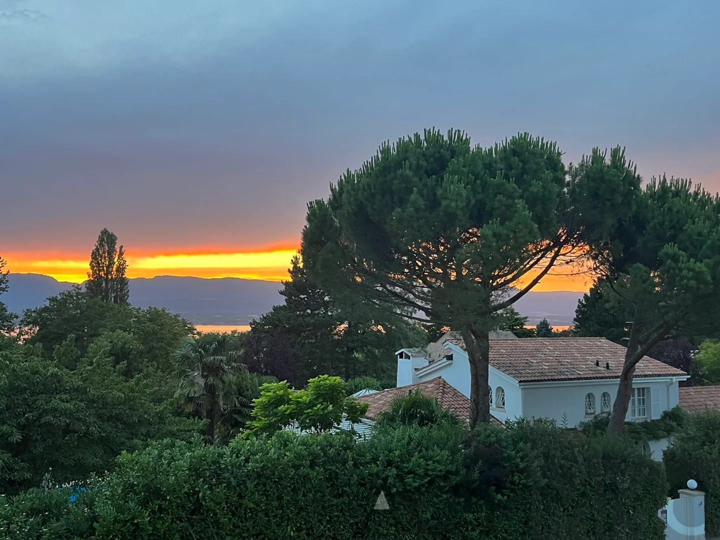 Casa di Lusso con Vista Lago - Foto 1 di 9