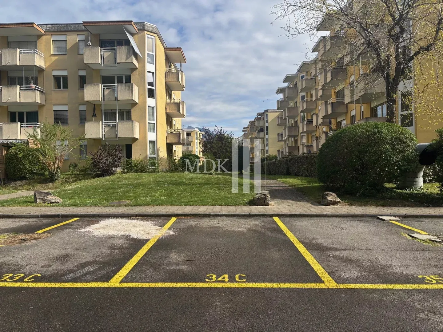 Place de parking extérieure à louer - Photo 1 sur 1