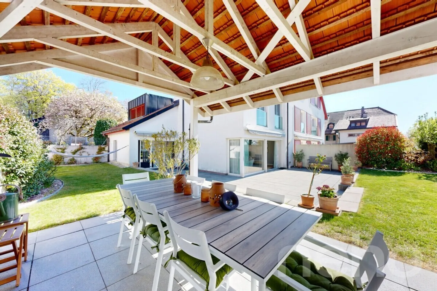 Appartamento in un corpo di fattoria con giardino privato - Foto 4 di 12