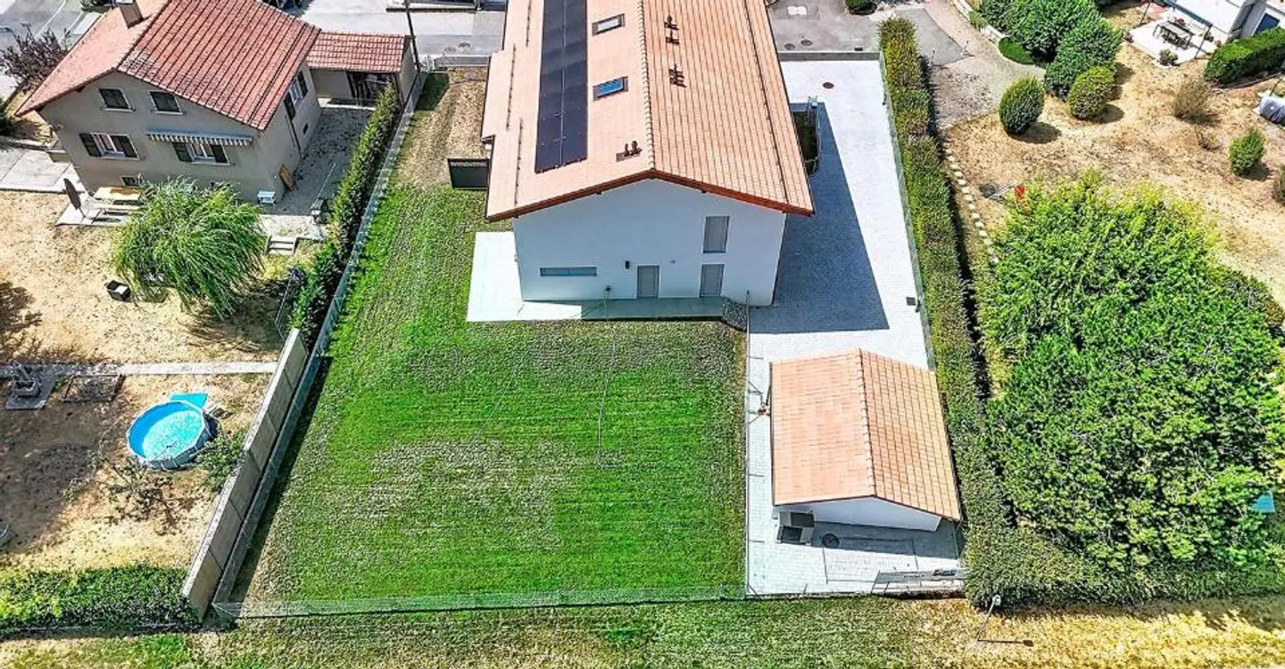 Villa bifamiliare di 7 stanze con giardino - Foto 3 di 11