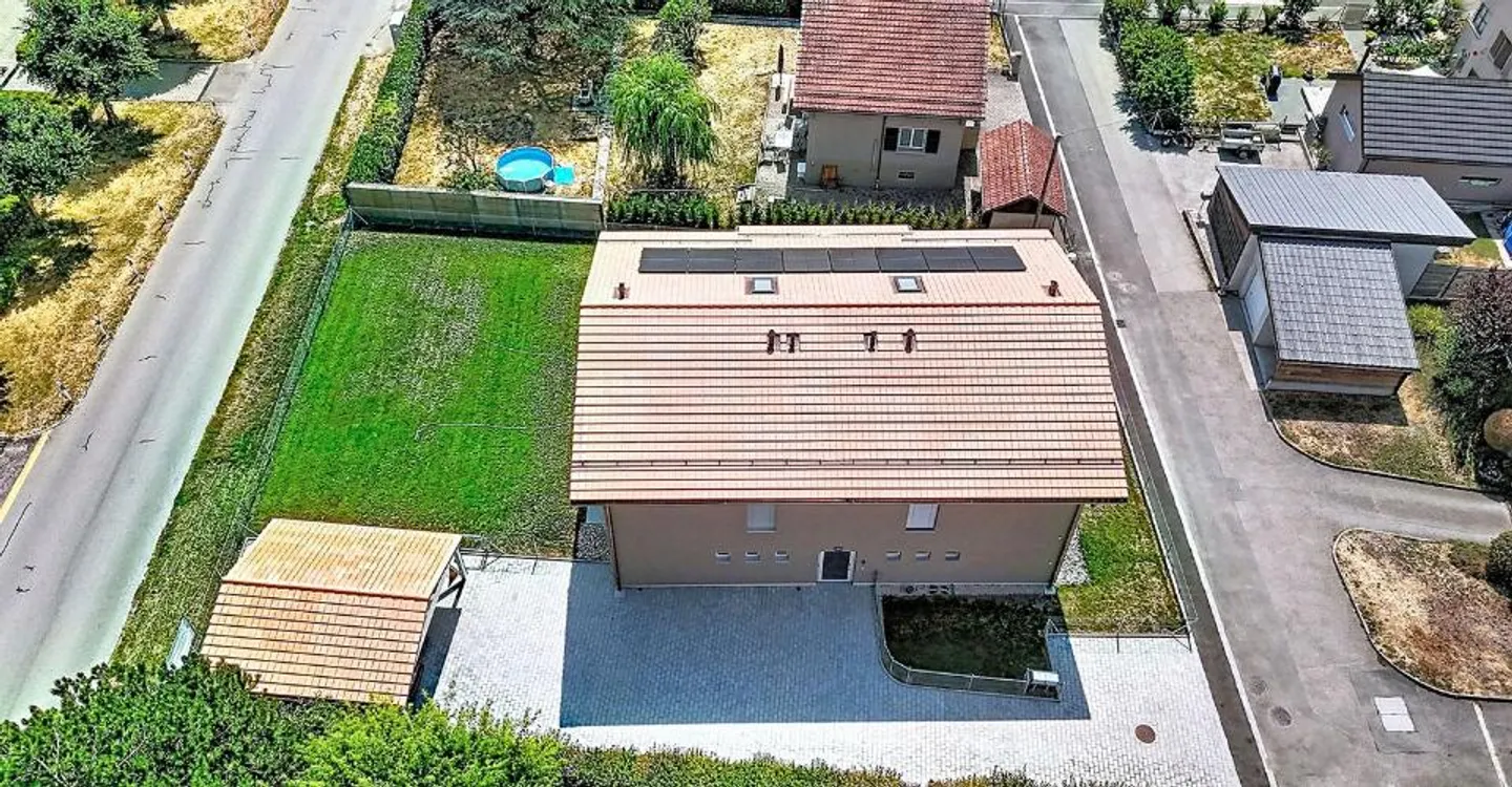 Villa bifamiliare di 7 stanze con giardino - Foto 4 di 11