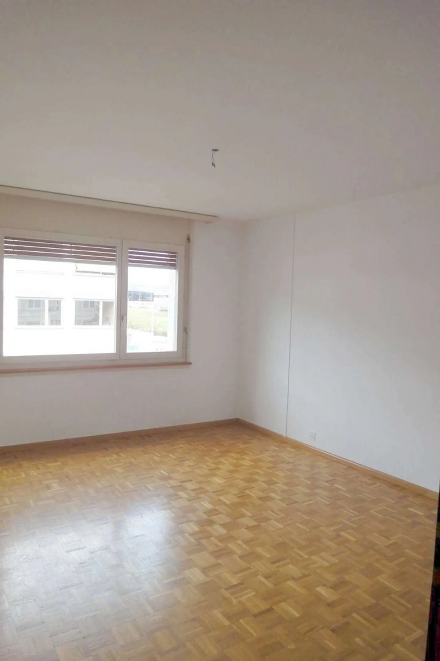 Charmantes 3.5 Zimmer mit Kamin - Foto 3 von 6