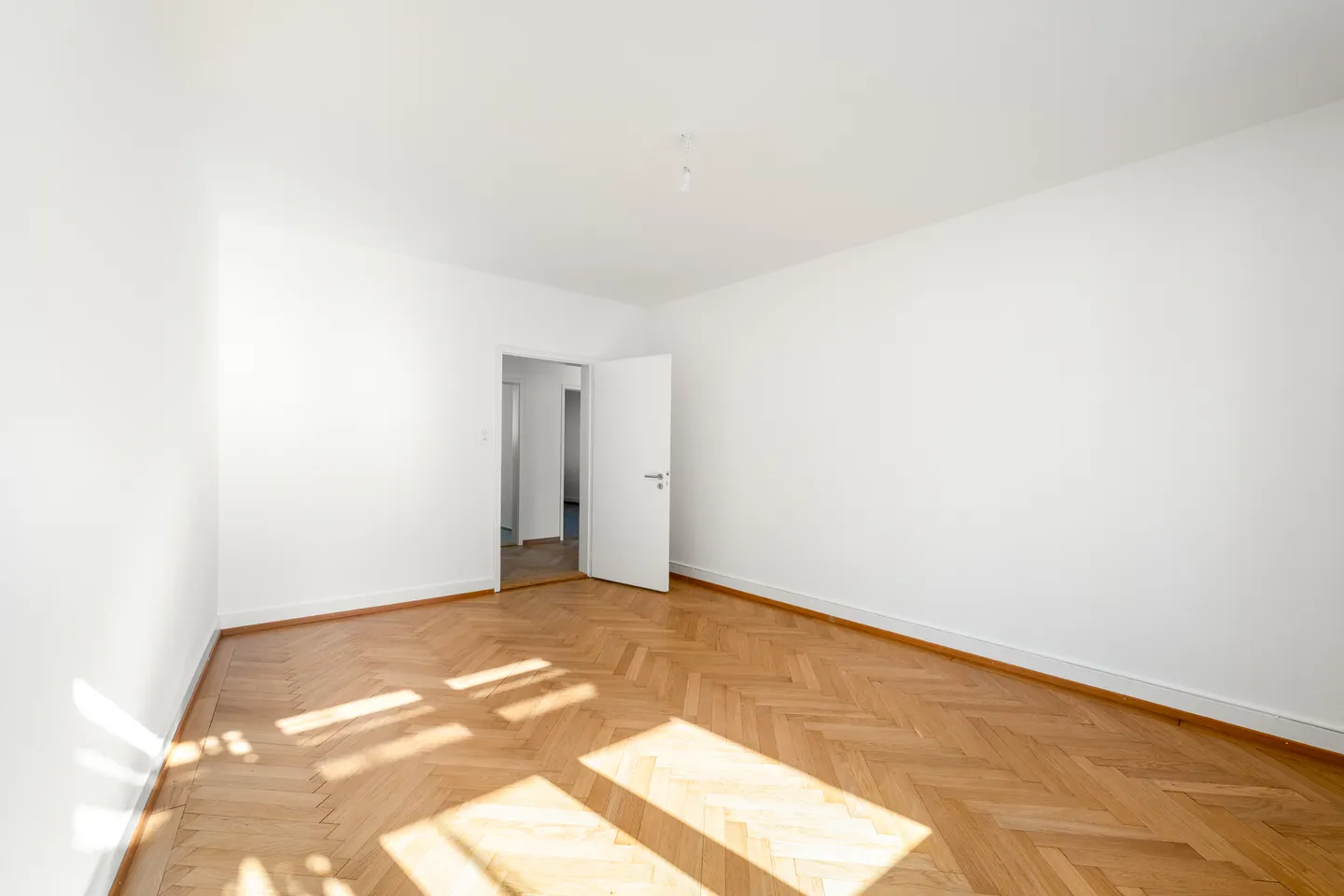 Charming 4-Room Apartment - Photo 9 of 9