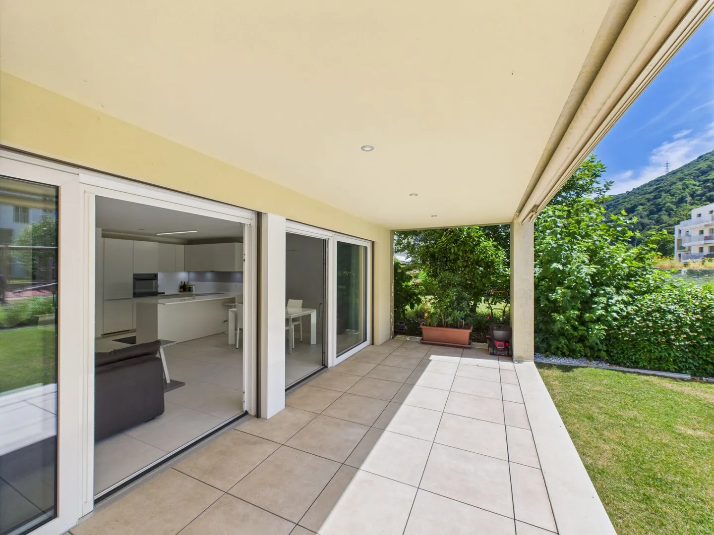 Appartamento moderno di 3,5 locali con giardino privato in complesso residenziale - Foto 14 di 27