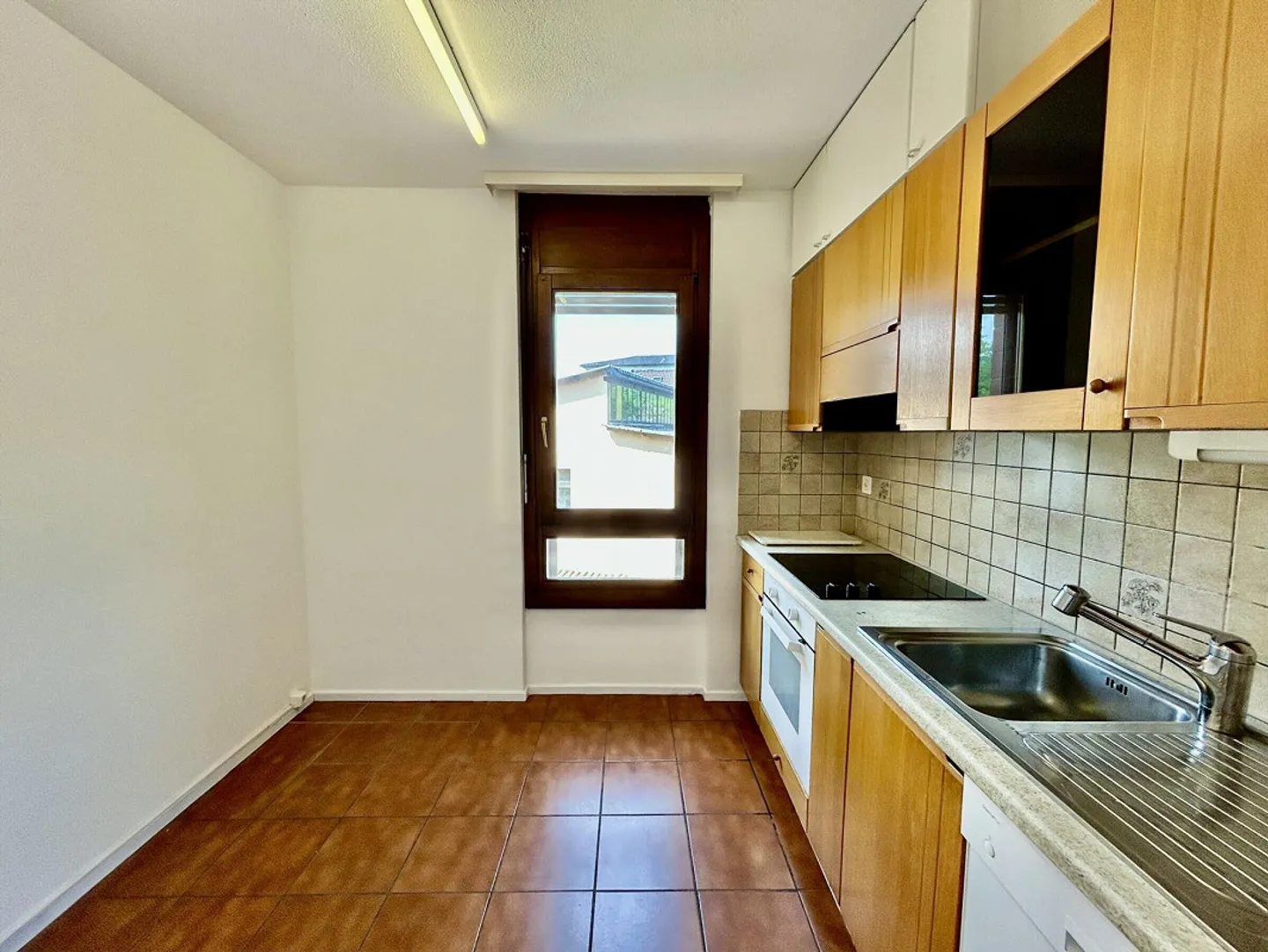 Appartamento ristrutturato con terrazza - Foto 3 di 10