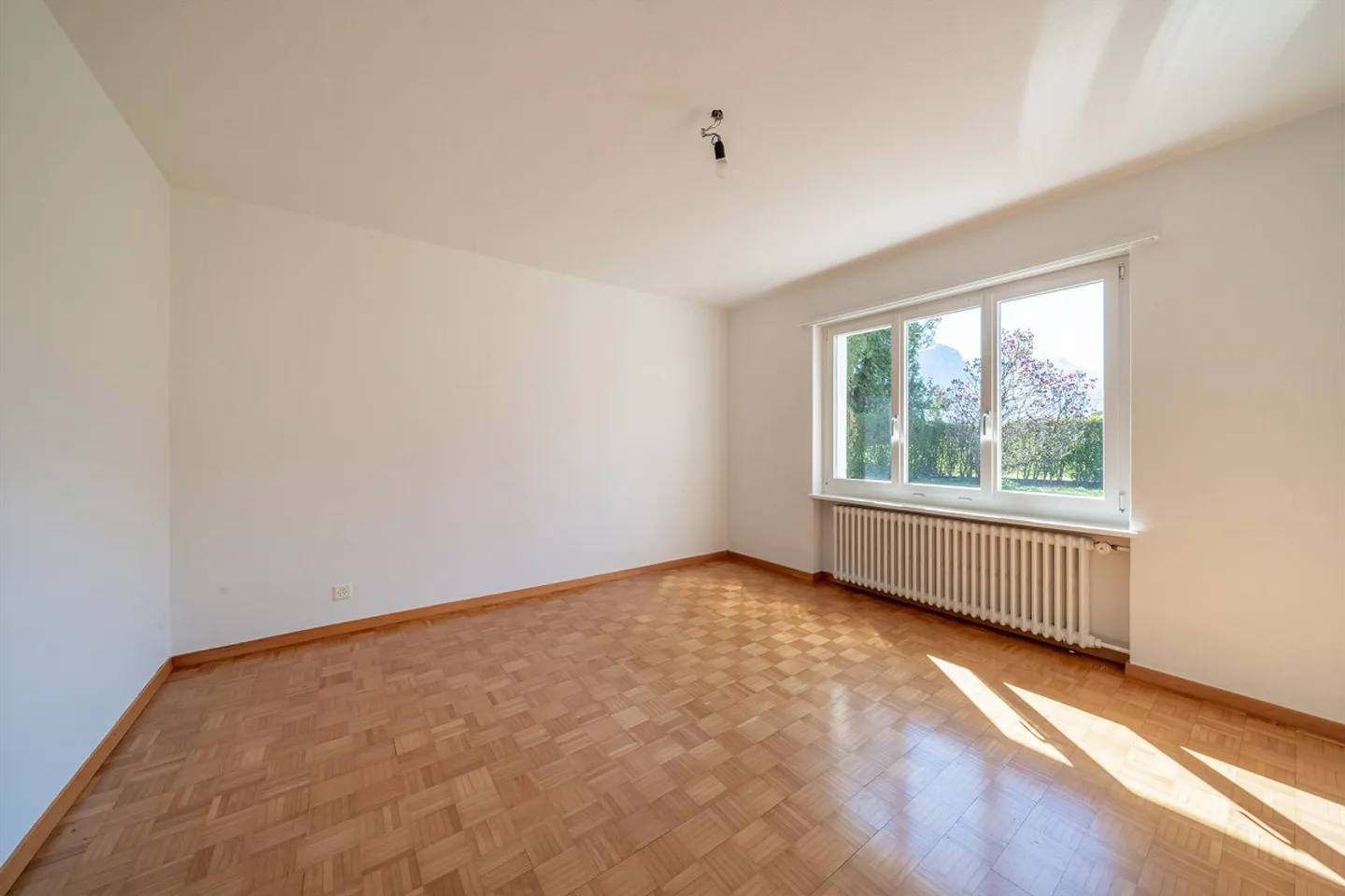 Incantevole casa unifamiliare con ampio spazio esterno e vista libera - Foto 10 di 13