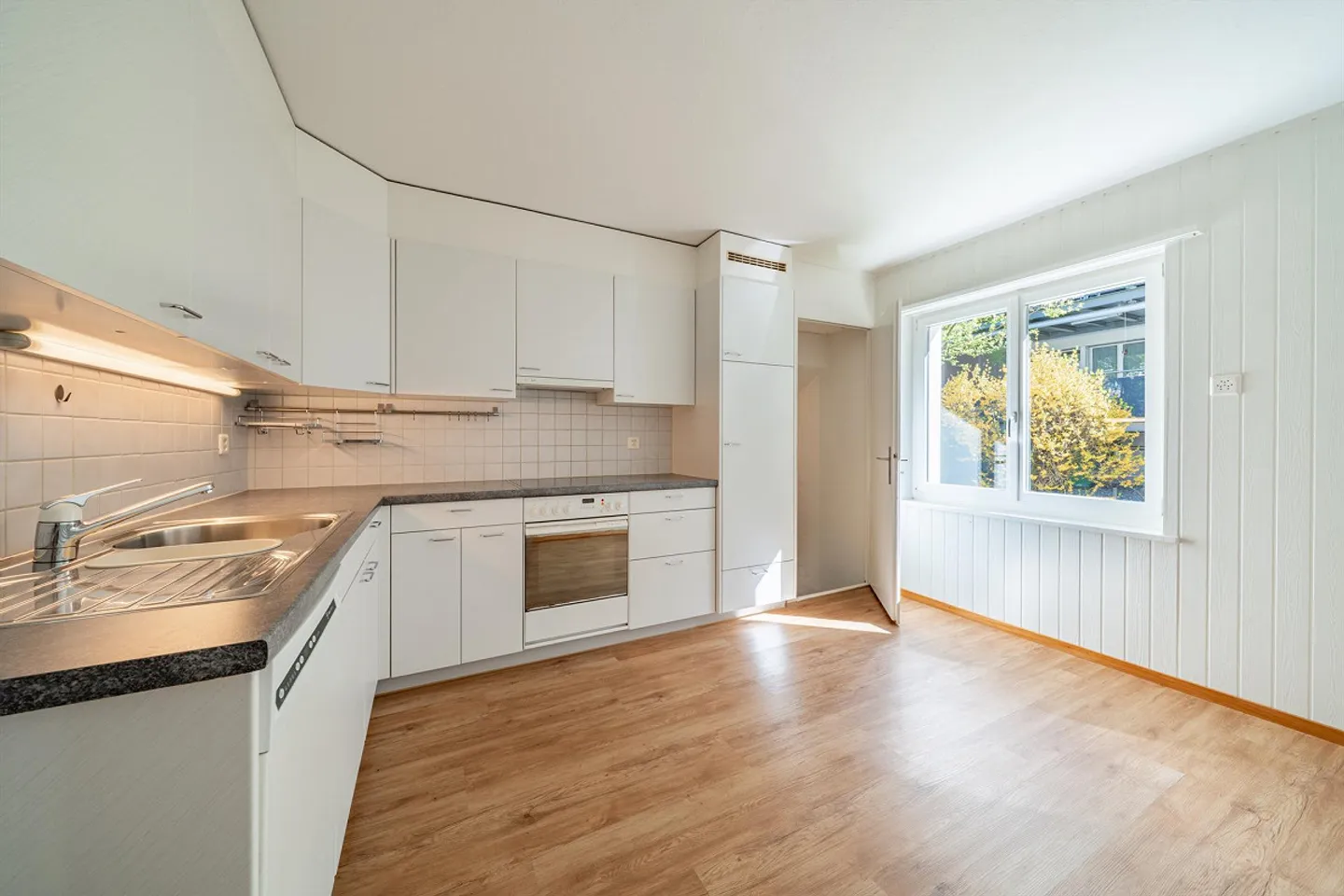 Incantevole casa unifamiliare con ampio spazio esterno e vista libera - Foto 11 di 13