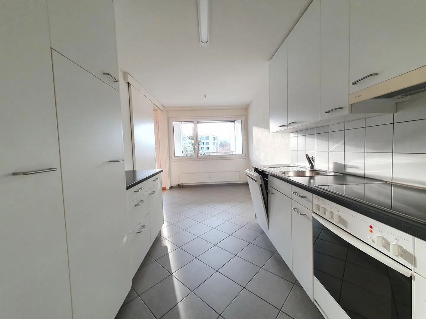 3.5 Room Apartment in Lucerne - Photo 2 of 7